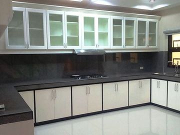 With Swimming Pool House and Lot for Sale in Angeles City