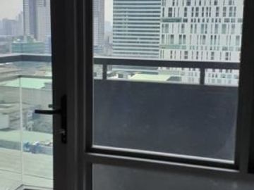 55.40 Sqm, 1 BR Condo For Sale RFO at Manhattan Heights in Cubao