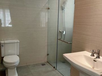 DiJual Rumah Dalam Cluster Akses Dekat Tol Di Meruya