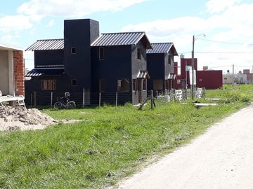 LATORRE PROP. VENDE 2 LOTES JUNTOS A 100 METROS DEL MAR,  B° CAMET NORTE -SANTA CLARA DEL MAR
