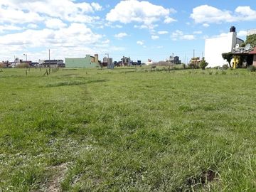 LATORRE PROP. VENDE 2 LOTES JUNTOS A 100 METROS DEL MAR,  B° CAMET NORTE -SANTA CLARA DEL MAR