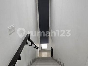 Disewakan Rumah 2Lt Pik2 Millennial Cluster Dallas Uk 9X15 Hoek Furnish