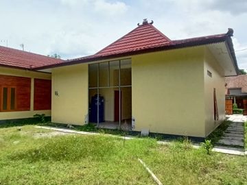 Rumah Limasan Joglo Dinding Bata Ekspose di Prambanan Klaten