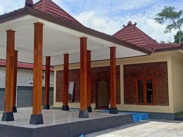 Rumah Limasan Joglo Dinding Bata Ekspose di Prambanan Klaten