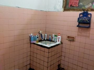 Rumah dan kontrakan 2 pintu di Srengseng Sawah Jak Sel