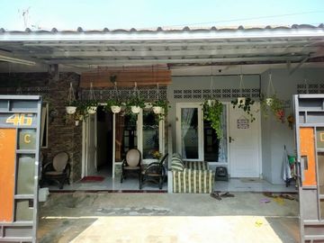 Rumah dan kontrakan 2 pintu di Srengseng Sawah Jak Sel