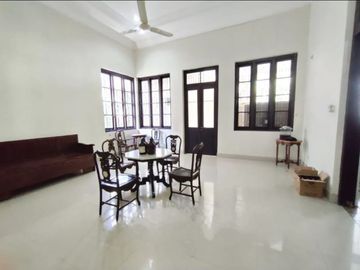Rumah Tengah Kota Jl. Kalisari Surabaya