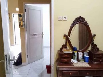 Rumah Pondok Kacang Timur dekat Graha Raya Bintaro dalam cluster
