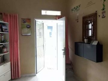 Rumah Pondok Kacang Timur dekat Graha Raya Bintaro dalam cluster