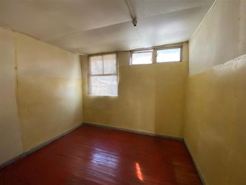 Casa en venta de 12 dorm. en Colina