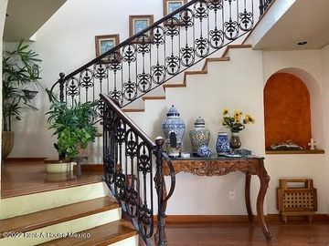 Loma Dorada casa muy conservada en VENTA de 319 mts2 GPT1951