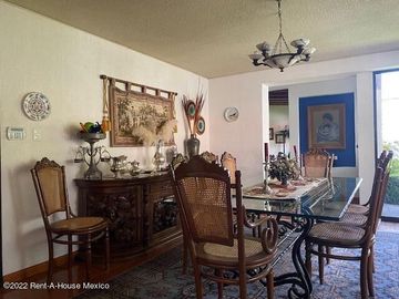 Loma Dorada casa muy conservada en VENTA de 319 mts2 GPT1951