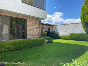 Loma Dorada casa muy conservada en VENTA de 319 mts2 GPT1951