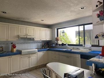 Loma Dorada casa muy conservada en VENTA de 319 mts2 GPT1951