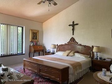 Loma Dorada casa muy conservada en VENTA de 319 mts2 GPT1951