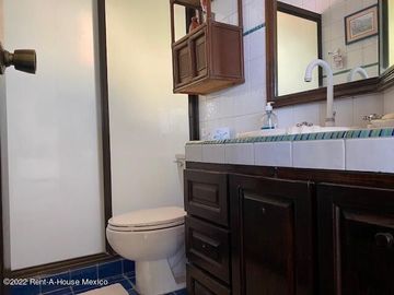Loma Dorada casa muy conservada en VENTA de 319 mts2 GPT1951