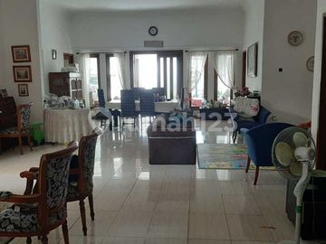 Rumah Asri dan Sangat Terawat dalam Komplek Elite di Cinere