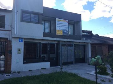 Departamento Tipo Casa en venta en Remedios de Escalada Este