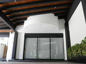 Espectacular residencia remodelada al 100% acabados de lujo.