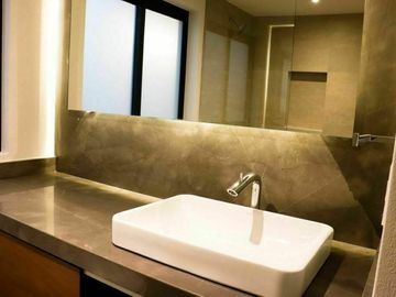 Espectacular residencia remodelada al 100% acabados de lujo.