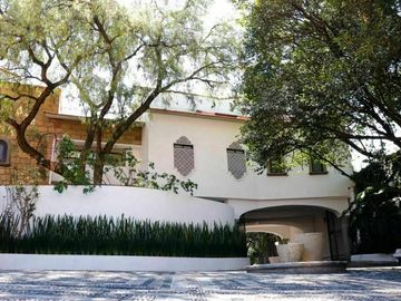 Espectacular residencia remodelada al 100% acabados de lujo.