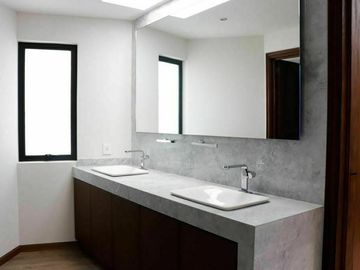 Espectacular residencia remodelada al 100% acabados de lujo.