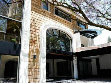 Espectacular residencia remodelada al 100% acabados de lujo.