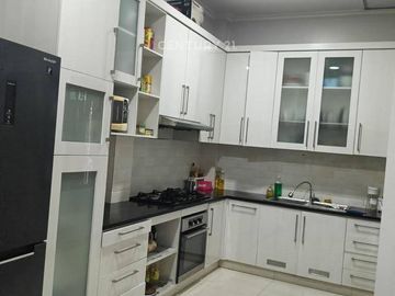 Rumah 2 Lantai Posisi Hook Di Cipinang Elok S8395
