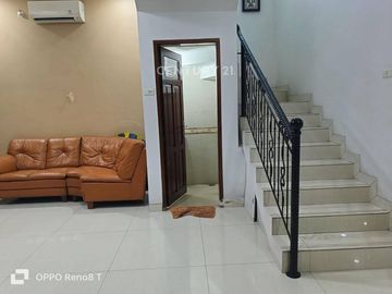 Rumah 2 Lantai Posisi Hook Di Cipinang Elok S8395