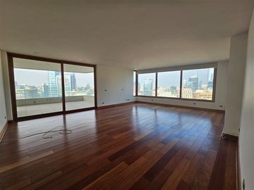Departamento en venta de 3 dorm. en Las Condes