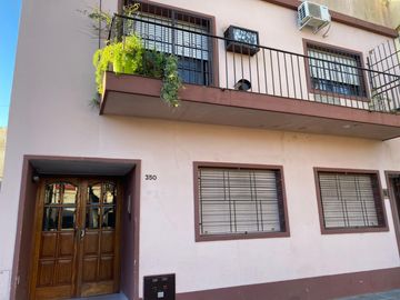 Departamento de  3 ambientes en Banfield.