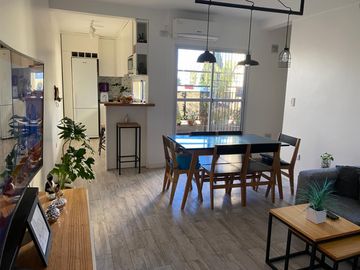Departamento de  3 ambientes en Banfield.