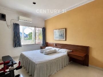 Rumah 2 Lt Luas Dan Asri Harga Dibawah NJOP Di Pulomas S9763