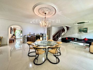 Rumah 2 Lt Luas Dan Asri Harga Dibawah NJOP Di Pulomas S9763