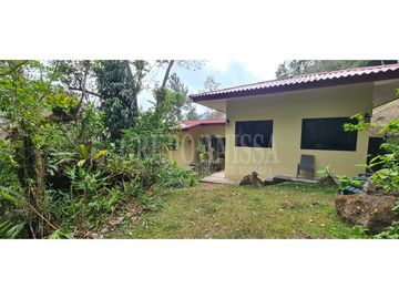 Oportunidad! Se vende Acogedora Casa en Altos del Maria