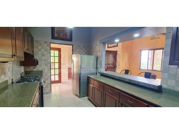 Oportunidad! Se vende Acogedora Casa en Altos del Maria