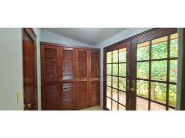 Oportunidad! Se vende Acogedora Casa en Altos del Maria