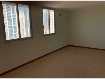 SE VENDE APARTAMENTO EN COCO DEL MAR 120 MTS VISTA A LA PLAYA
