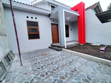Rumah modern baru dekat Pamela 7 Swalayan
