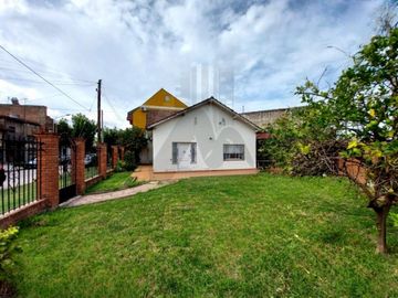 CASA 4 AMBIENTES MORON SUR