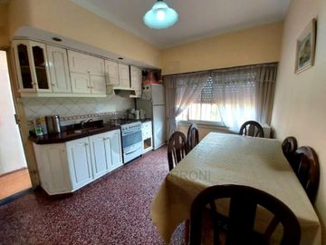 CASA 4 AMBIENTES MORON SUR