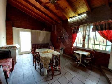 CASA 4 AMBIENTES MORON SUR