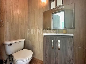 Se Vende Moderna e Impresionante Casa en Altos del Maria