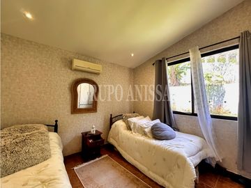 Se Vende Moderna e Impresionante Casa en Altos del Maria