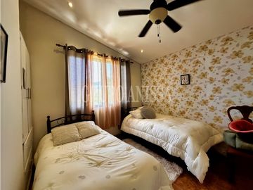 Se Vende Moderna e Impresionante Casa en Altos del Maria