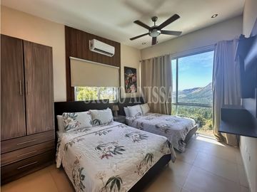 Se Vende Moderna e Impresionante Casa en Altos del Maria