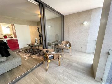Departamento en Venta en Luminoso DUPLEX de UN DORMITORIO en pleno corazón de Providencia