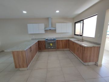 Residencia en Bio Grand Juriquilla, Jardín,  Roof Garden, 3 Niveles, SUPER LUJO
