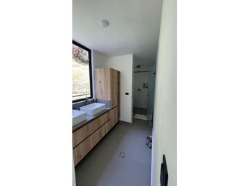 HERMOSA Y MODERNA CASA A LA VENTA EN EL ESCOBERO