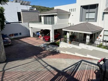 Casa en venta o renta en Las Cañadas